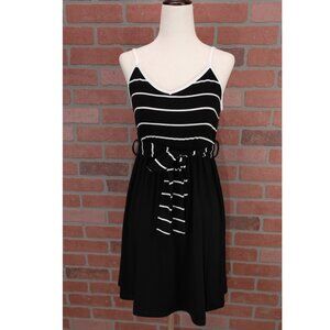 🆕 Black and white striped belted summer dress